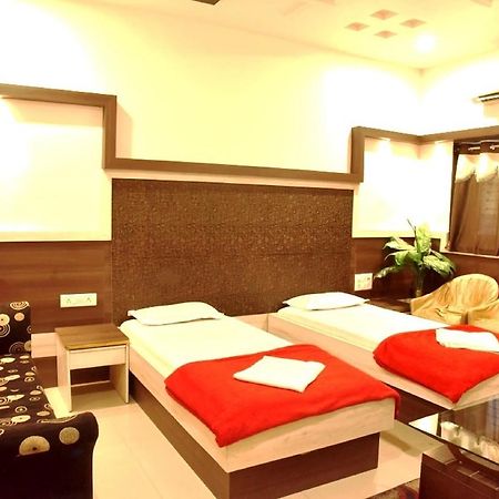 Hotel Excel Executive Amravati Esterno foto