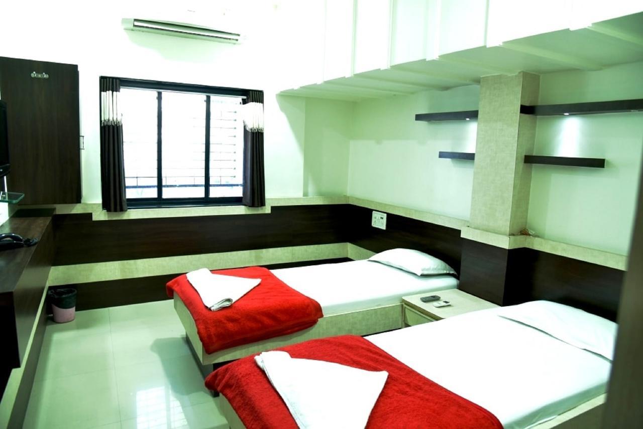 Hotel Excel Executive Amravati Esterno foto