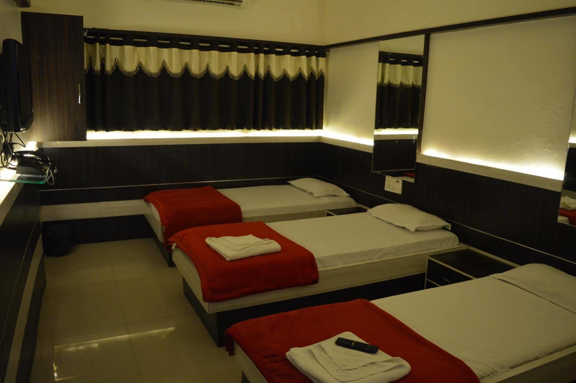 Hotel Excel Executive Amravati Esterno foto